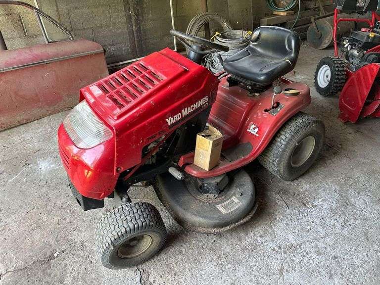 MTD Yard Machines 742RL Riding Mower - Model 13AN772G029 - Serial No. 1B228B30154 - Needs Fixed