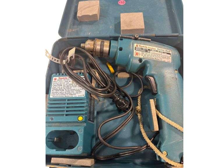 Makita Cordless Driver Drill image