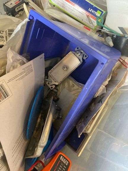 Box of Miscellaneous Electronic Pieces, Lights, and Outlets