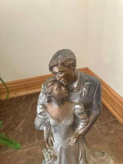 15in Wedding Statue Decor