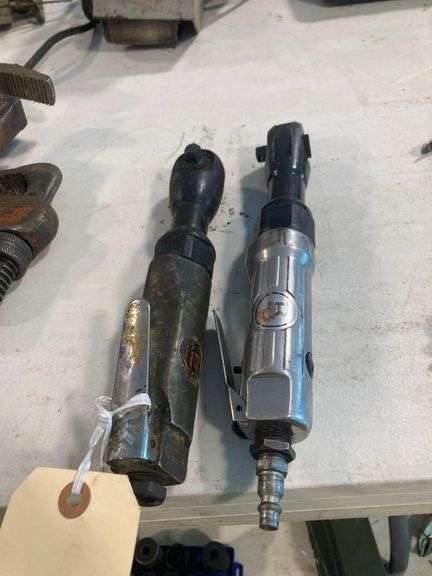 2 Pneumatic Ratchets