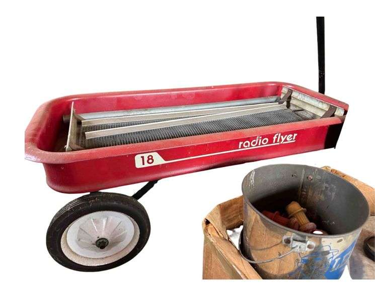 Radio Flyer Wagon image