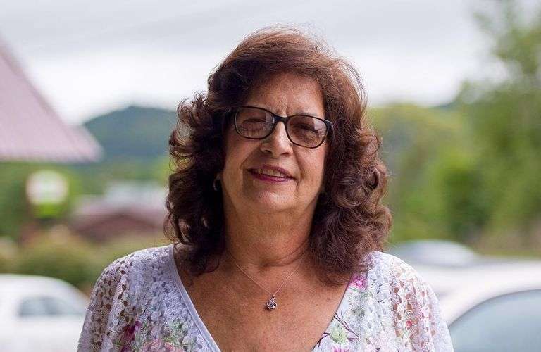 Contact the auctioneer, Shirl Lyndes, with any questions by calling/texting 724-843-3763 or email Shirl@sherm.biz image