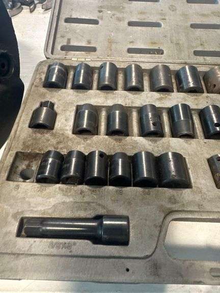 Impact Sockets With Case
