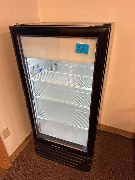 Imbera Refrigerated Single Door Merchandiser - Model VR10 - Serial No. 607130501947 - 1PH - 25in x 23in x 53in