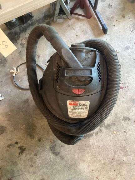 Dayton Wet/Dry Vacuum, 120V