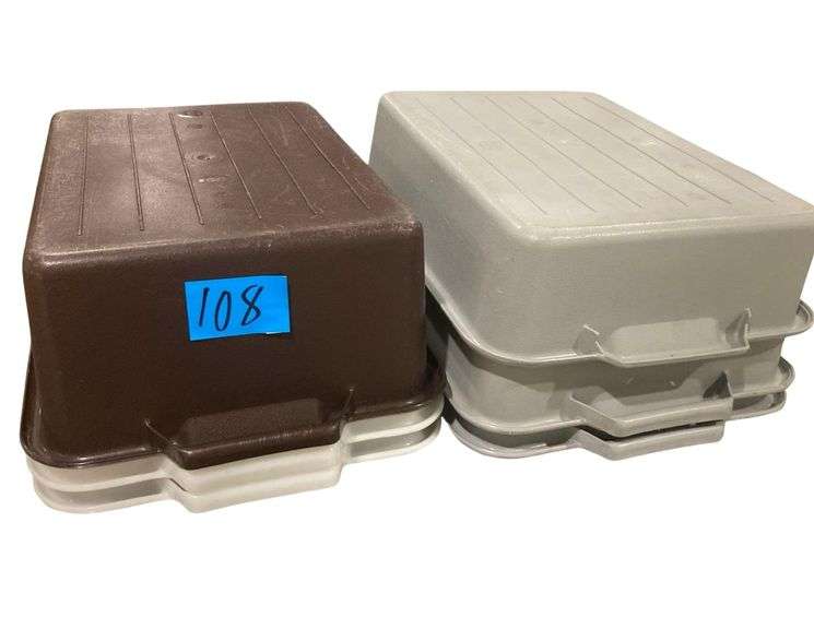 6 Plastic Food Containers