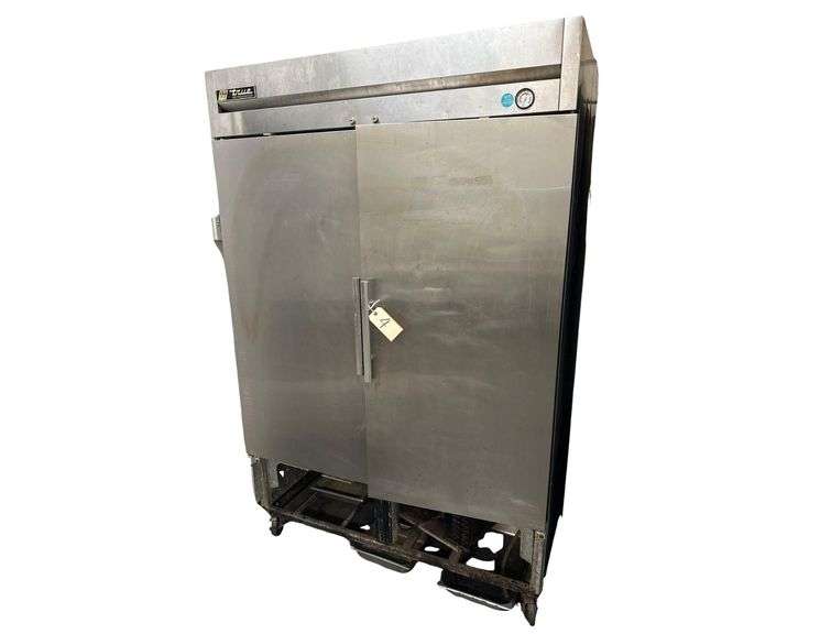True Mfg. 2 Door Reach In Refrugerator - Model T-49 - Serial No. 968336 - 1PH - 54in x 31in x 84in