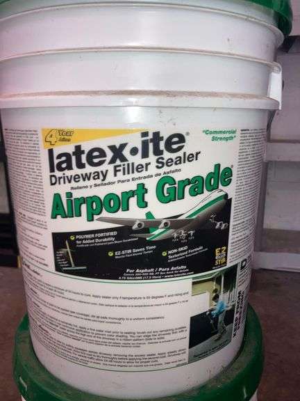 2 Buckets of Latex•ite Driveway Filler Sealer Airport Grade