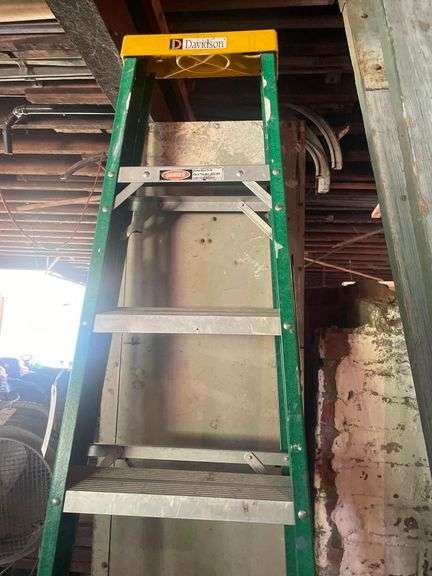 Ladder Approximately 6.5 ft