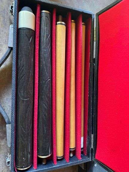 2 Pool Cues