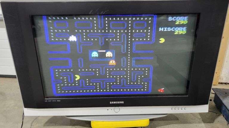 Samsung SlimFit 30" 1080i Widescreen Flat-Tube HDTV Model TX-T3093WH. Picture works, some areas somewhat blurry image