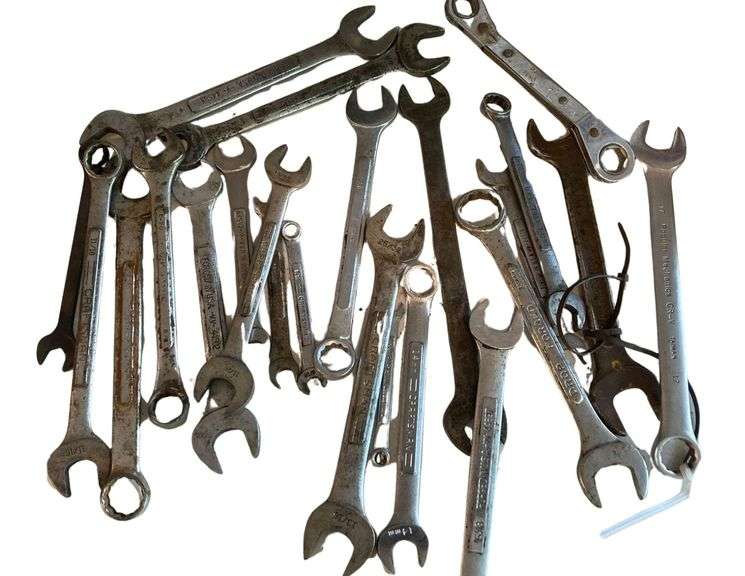 Various Sized Fixed Wrenches image