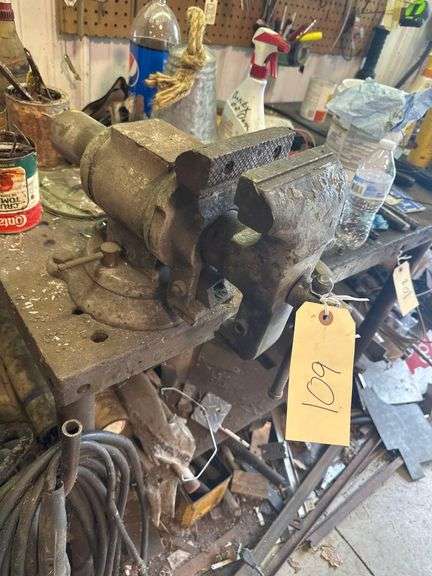 Vintage H-D Vise