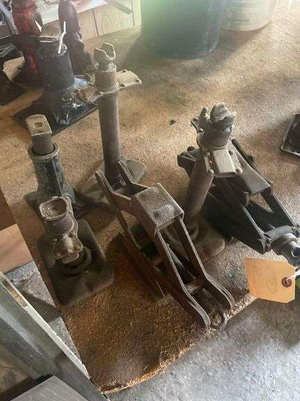 2 Mechanical Jack, 3 Various sizes Support Stands
