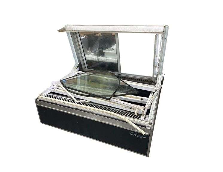 Turbo Air Curved Glass Refrigerated Bakery Display - Model TB-4R - 1PH - 48in Long - Includes Curved Glass