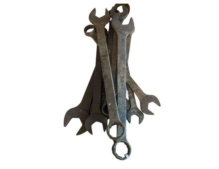 Various Sized Fixed Wrenches image