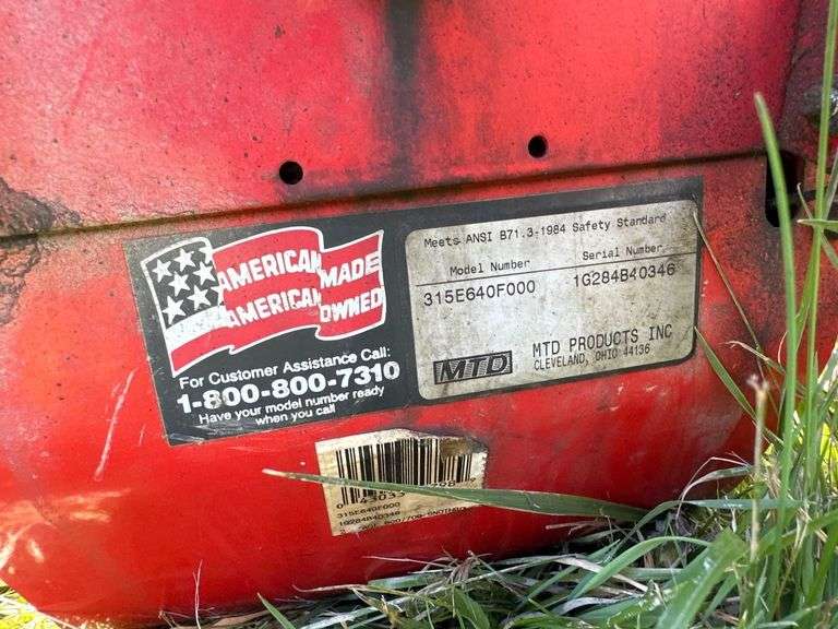 MTD Yard Machines 26in Snow Thrower - Model 315E640F000 - Serial No. 1G284B40346