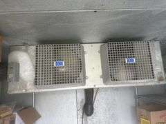 Amerikooler Outdoor Walk In Freezer - Includes Condenser Unit - 8ft x 8ft x 7 1/2ft
