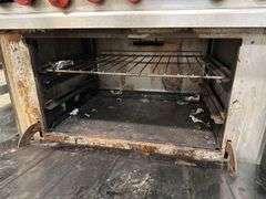 Vulcan 8 Burner Gas Range w/ Oven and Shelf - Natural Gas - 36in x 32in x 62in