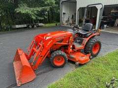 Kubota B2620 HST Tractor w/ 50in Front End Loader, 60in Mower Deck, and ROPS - Serial No. 56717 - *ONLY 277 Hours* - 3 Pt Hitch and PTO - Front End Loader (Model LA364)(Serial No. B1885) - Mower Deck (Model RCK60-29B)(Serial No. 21870) - ROPS (Model SFB-F292)(Serial No. 74324)