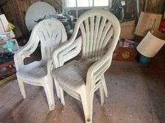 6 White Plastic Lawn Chairs
