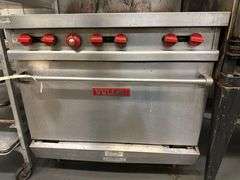 Vulcan 8 Burner Gas Range w/ Oven and Shelf - Natural Gas - 36in x 32in x 62in