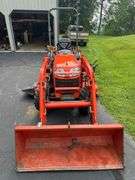 Kubota B2620 HST Tractor w/ 50in Front End Loader, 60in Mower Deck, and ROPS - Serial No. 56717 - *ONLY 277 Hours* - 3 Pt Hitch and PTO - Front End Loader (Model LA364)(Serial No. B1885) - Mower Deck (Model RCK60-29B)(Serial No. 21870) - ROPS (Model SFB-F292)(Serial No. 74324)
