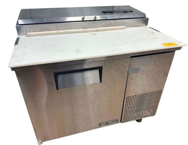 True Mfg. Refrigerated Prep Station - Model TPP-44 - Serial No. 9210819 - 1PH - 44in x 36in x 41in image