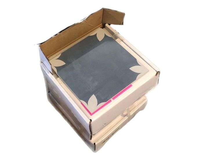 Highland Park Premium Decor and 4 Cases Flower Blue Tile 9“ x 9“ Peel and Stick image