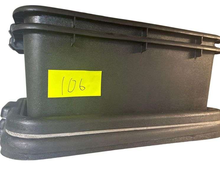 2 Bus Tubs with Lids image