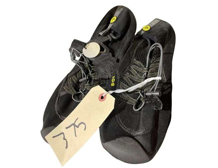 Pair of Sidewinder Water Shoes Size 12, New image