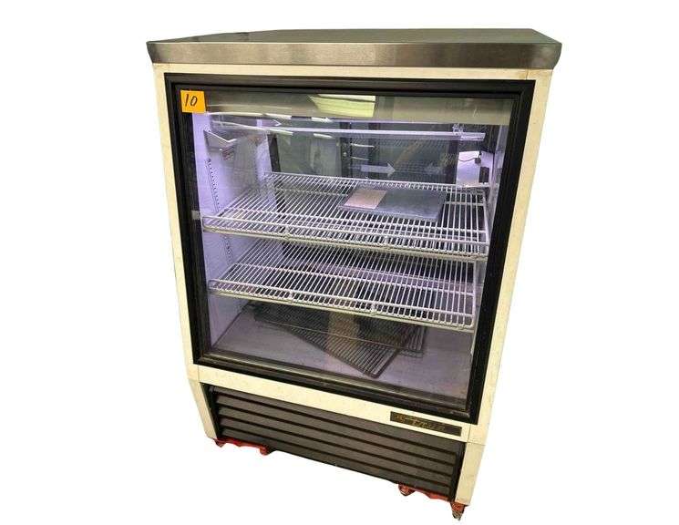 True Mfg. Refrigerated Display Case - Model TSID-36-2 - Serial No. 7168558 - 1PH - 36in x 29in x 51in image