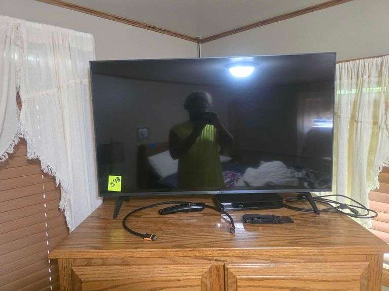 43in TV image