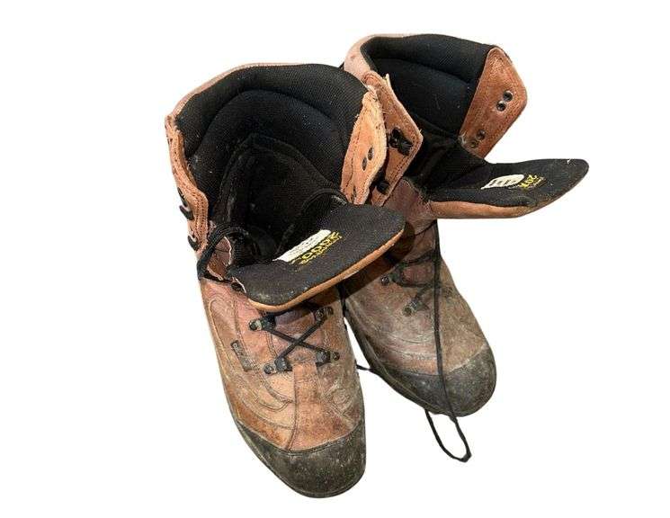 Men’s Guide Gear Hunting Boots Size 10 image