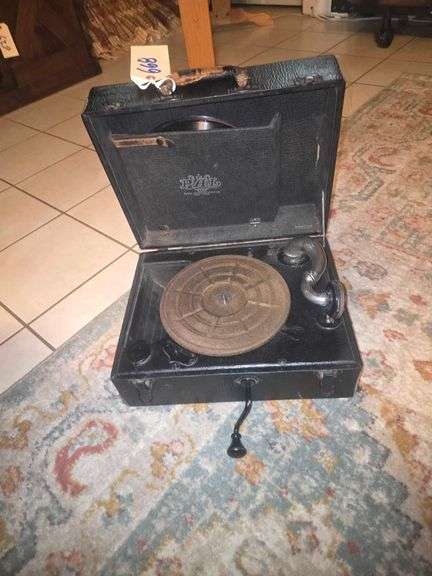Vintage Victrola image