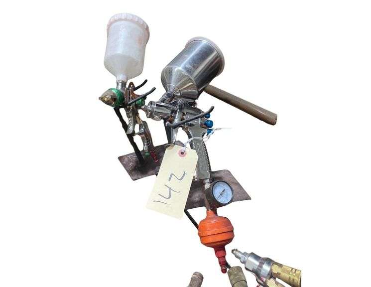 2 (High Volume Low Pressure) Gravity-feed air spray image