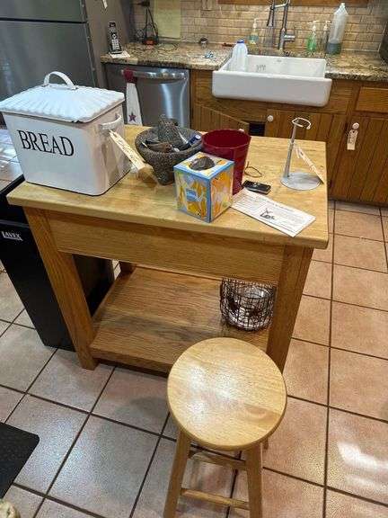 Contents On & Under Table Includes Trash Receptacle image