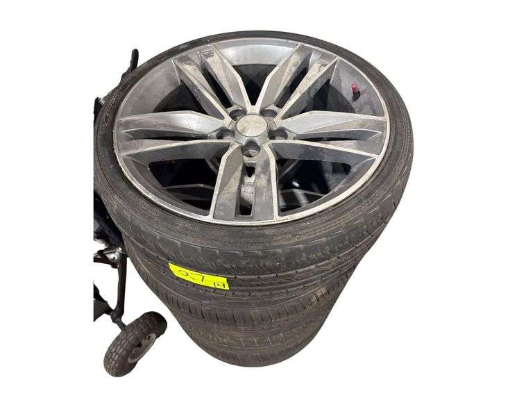 Chevrolet Camaro SS OEM 20” Alloy Wheels - Set of 4 with Tires - Vercelli 245/35ZR20 95W XL image