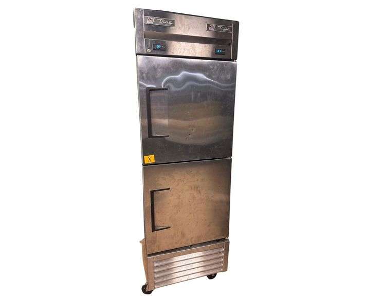 True Mfg. Dual Temperature Refrigerator/Freezer - Model T-23DT - Serial No. 9187469 - 1PH - 27in x 30in x 84in image