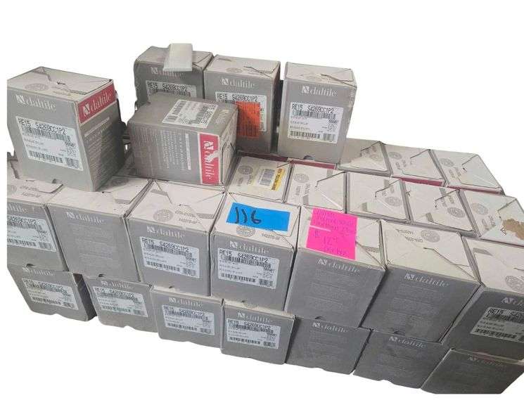 Daytime Restore White 1 Box Covers 2.4SQFT 19 Boxes image