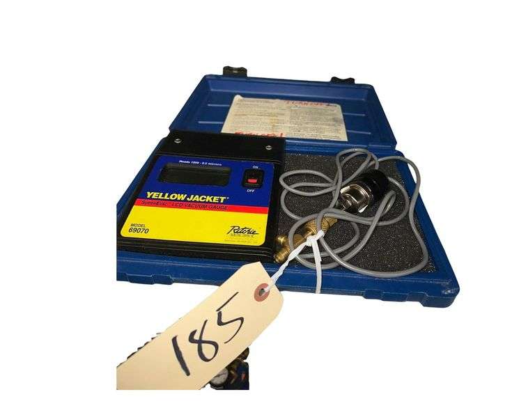 Yellow Jacket Vacuum Gauge With Case image