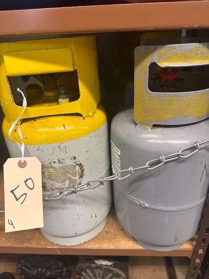 4 Refrigerant Cans Mostly Used image