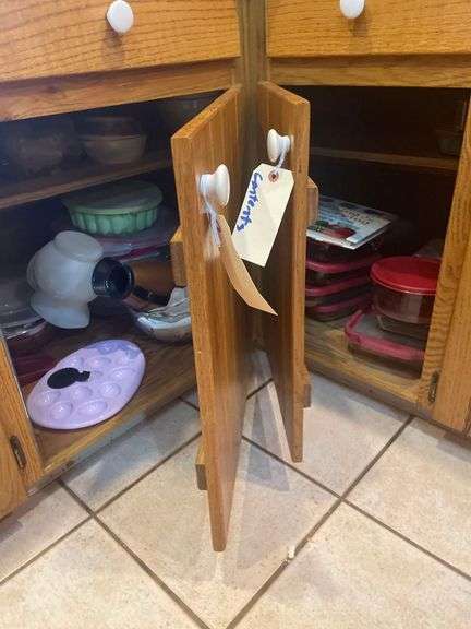 Contents of Corner Cabinet Anchor Storage Containers image