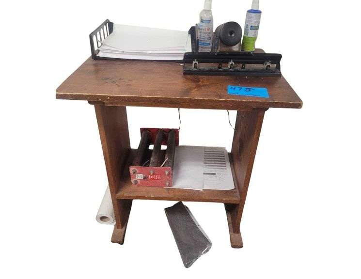 30in Rolling Stand Contents Included image