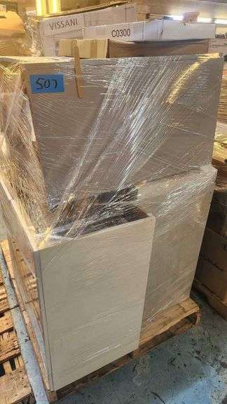 Pallet of Vanitys - 2 Toilet Seats image
