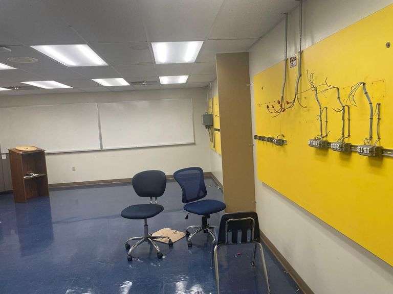 2 Practice 4x8Foot Wiring Boardsalong with 2White Dry Erase Boards 4x8Feet image