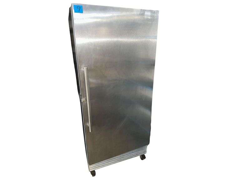 Kelvinator Single Door Reach In Freezer - Model KFS220RHY2 - Serial No. WB31056262 - 115V - 32" x 31" x 75" image