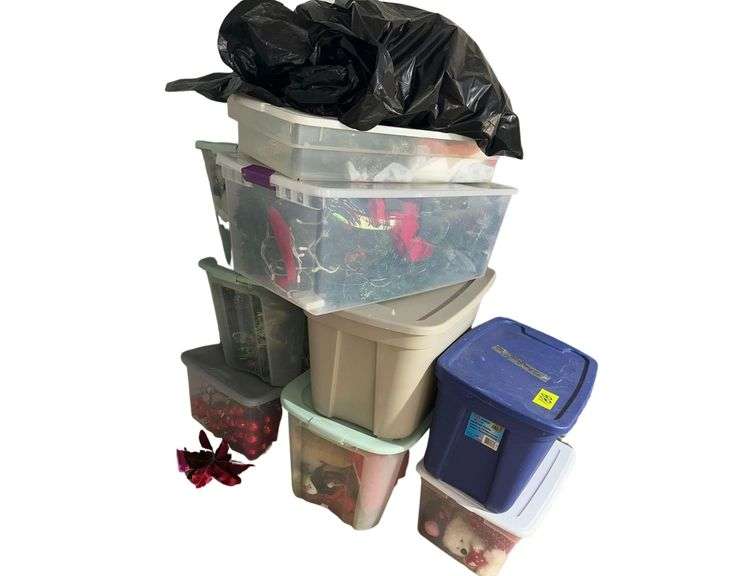10 Totes Of Holiday Decor image