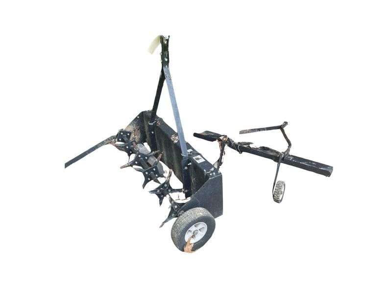 Plug Aerator Model no. PA-403 BH with a Yard a Thachor image